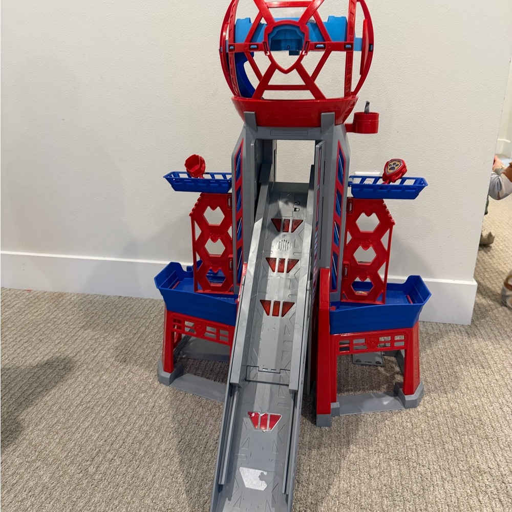 Paw patrol ultimate city 3 ft. Tall transforming movie
